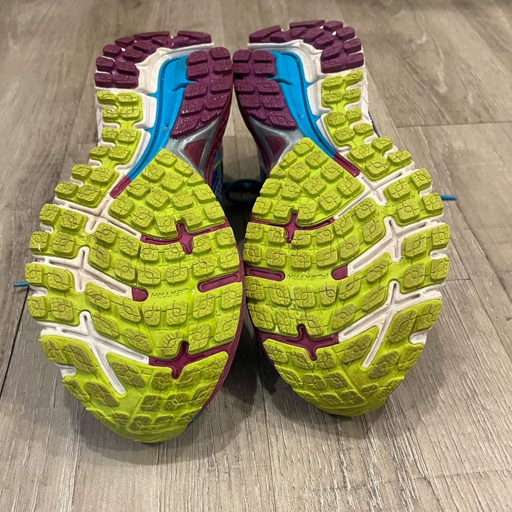 Brooks Blue and Pink Adrenaline GTS Athletic Running Shoes 9 - Picture 10 of 16